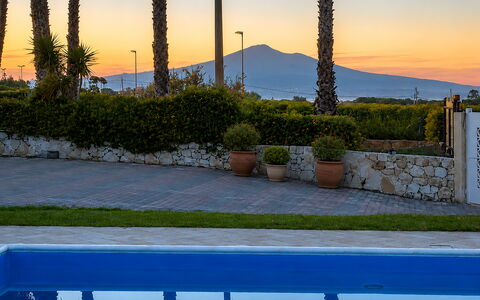 Villa Sara: Blau, Schwimmbad, Resort, Schatten, Eco Hotel, Landscaping, Hotel, Ferienort, Tropen