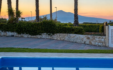Villa Sara: Blau, Schwimmbad, Schatten, Resort, Eco Hotel, Landscaping, Tropen, Hotel, Ferienort