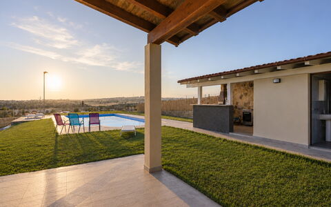 Villa Sara: Die Architektur, Schatten, Decke, Estate, Design, Villa, Outdoor Struktur, Schwimmbad, Daylighting, Resort