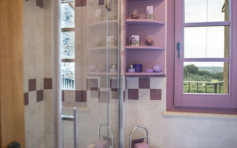 Casa Elia 6: Wand, Interior Design, Flooring, Armatur, Fussboden, Glas, Installation, Badezimmer, Zapfhahn, Fliese