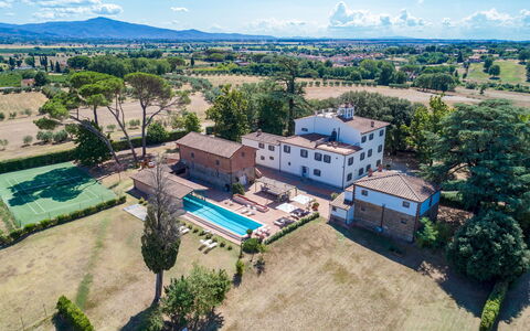 Antica Villa Merelli 12: Schwimmbad, Estate, Villa, Hazienda, Hotel, Resort