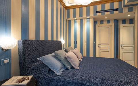 Belvedere Guastella B 4: Interior Design, Schlafzimmer, Flooring, Textil, Decke, Fussboden, Bett, Möbel, Beleuchtung, Zimmer