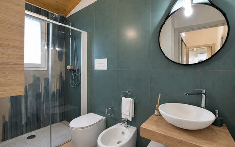 La Dimora di Diana: Badezimmer, Armatur, Flooring, Interior Design, Fussboden, Bad Sink, Sinken, Zapfhahn, Installation, Beleuchtung