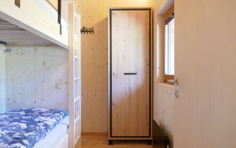 Nido delle Alpi: Wand, Holz, Holzbeize, Schlafzimmer, Bett, Hartholz, Bettrahmen, Wohnheim, Planke, Holz