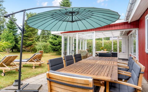 Anina - 300M from the Sea: Gartenmöbel, Tisch Im Freien, Möbel, Schatten, Regenschirm, Garten, Deck, Outdoor Struktur, Terrasse, Eco Hotel