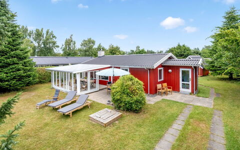 Anina - 300M from the Sea: Dach, Zuhause, Haus, Hütte, Estate, Bauernhaus, Schatten, Garten, Rasen, Garten