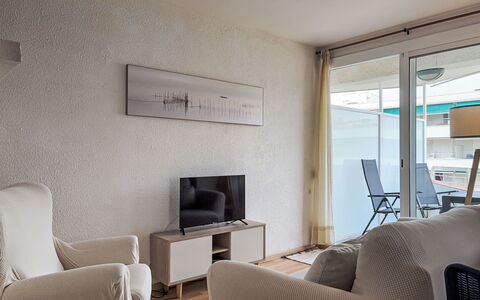 Xaloc: Möbel, Interior Design, Flooring, Wand, Fussboden, Decke, Zimmer, Beleuchtung, Wohnung, Wohnzimmer