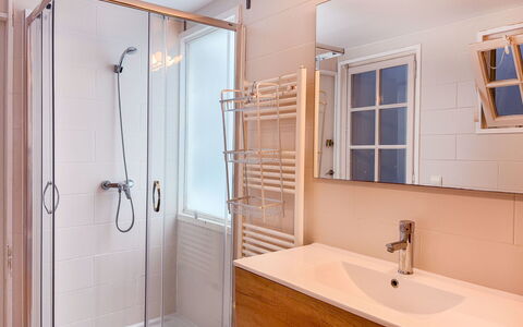 Clara: Badezimmer, Armatur, Flooring, Fussboden, Interior Design, Zapfhahn, Sinken, Installation, Zimmer, Bad Sink