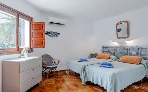 Can Nura: Möbel, Wohnung, Flooring, Interior Design, Zuhause, Fussboden, Decke, Resort, Bett, Schlafzimmer