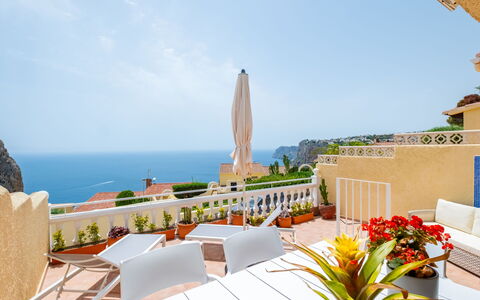 Pueblo de la Luz: Möbel, Wohnung, Meer, Tabelle, Zuhause, Stuhl, Resort, Küste, Ozean, Wohnzimmer