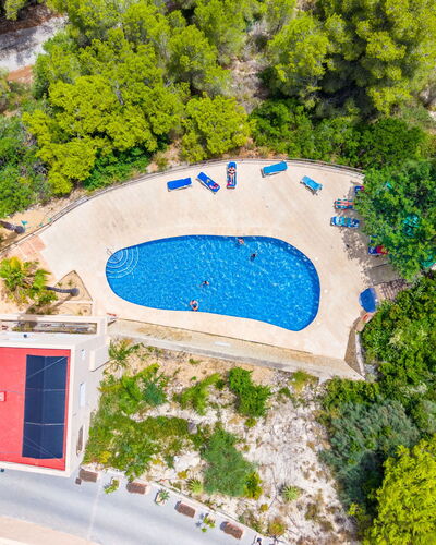 Sol Moraira: Schwimmbad, Luftaufnahmen, Ferienort