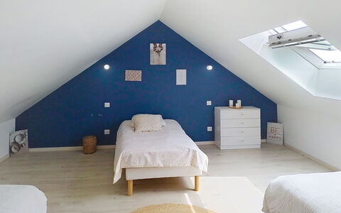 Le Jardin du Calme: Interior Design, Schlafzimmer, Flooring, Holz, Fussboden, Bett, Decke, Möbel, Zimmer, Bettdecke