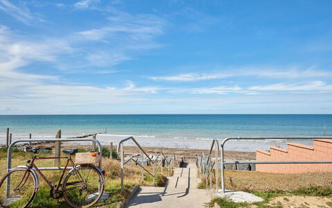 Riviera: Blau, Wasser, Strand, Gewässer, Küste, Meer, Horizont, Küsten Und Ozeanische Forms, Fahrrad