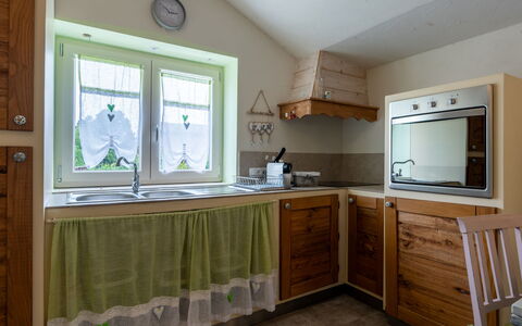 Noah: Möbel, Holz, Interior Design, Küche, Flooring, Countertop, Cabinetry, Decke, Küchengerät, Fussboden