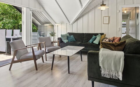 Tenna - 30Km from the Sea: Möbel, Interior Design, Flooring, Couch, Holzboden, Fussboden, Holz, Wohnzimmer, Zuhause, Decke