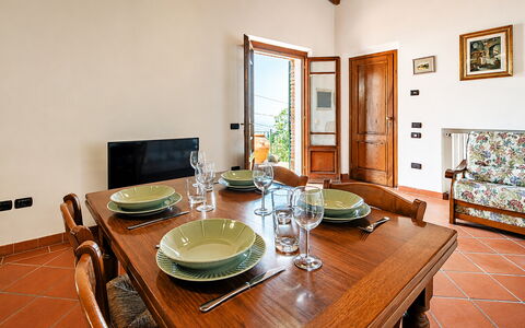 La Casina: Möbel, Interior Design, Holz, Flooring, Tabelle, Zimmer, Zuhause, Esszimmer, Fussboden, Küche & Esszimmer Tisch