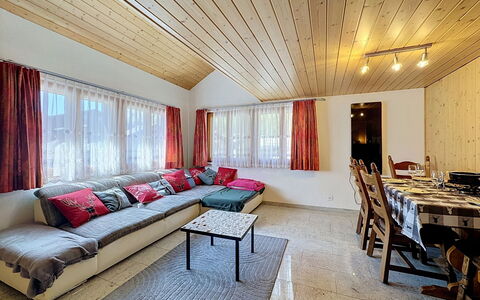 Haus Wasserfall: Interior Design, Möbel, Holz, Decke, Zuhause, Zimmer, Couch, Fussboden, Beleuchtung, Flooring