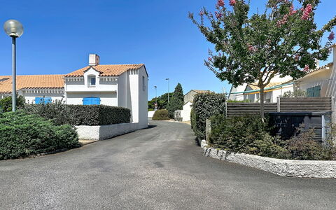 Les Maisons de la Mer: Blau, Schwimmbad, Verbundwerkstoff, Schatten, Resort, Estate, Hazienda, Villa, Freizeitzentrum