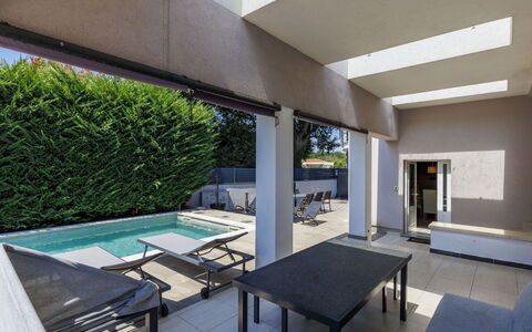 A.e.m: Schwimmbad, Die Architektur, Wohngebiet, Fussboden, Flooring, Zuhause, Verbundwerkstoff, Urban Design, Schatten, Beton
