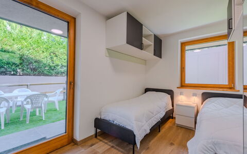 La Corona: Interior Design, Wand, Holz, Decke, Flooring, Fussboden, Zimmer, Bett, Schlafzimmer, Möbel