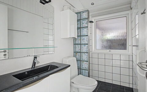 Annalina - 230M from the Sea: Armatur, Flooring, Interior Design, Fussboden, Badezimmer, Sinken, Zapfhahn, Installation, Fliese, Decke