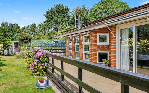 Annalina - 230M from the Sea: Strauch, Zuhause, Garten, Hütte, Ground, Estate, Veranda, Garten, Bauernhaus, Landscaping