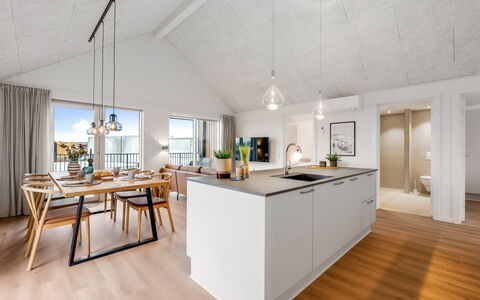 Thormund - 400M from the Sea: Flooring, Fussboden, Decke, Holzboden, Light Fixture, Hartholz, Planke, Küche