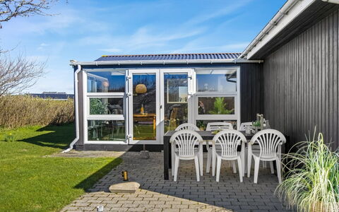 Ingalil - 200M from the Sea: Die Architektur, Zuhause, Dach, Tür, Hütte, Abstellgleis, Garten, Garten, Veranda, Estate
