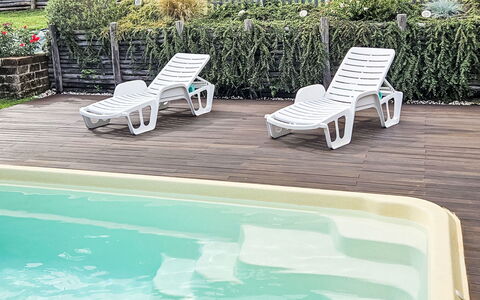 Casa Lulù: Gartenmöbel, Schwimmbad, Verbundwerkstoff, Regenschirm, Schatten, Sonnenliege, Hinterhof, Design, Garten, Landscaping