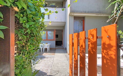 Villaggio Podere San Luigi: Wohngebiet, Zuhause, Wohnung, Urban Design, Balkon, Schatten, Daylighting, Gips