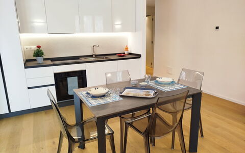 Lola Home - Levanto: Möbel, Interior Design, Flooring, Holz, Fussboden, Küche & Esszimmer Tisch, Tabelle, Küche, Zimmer, Stuhl