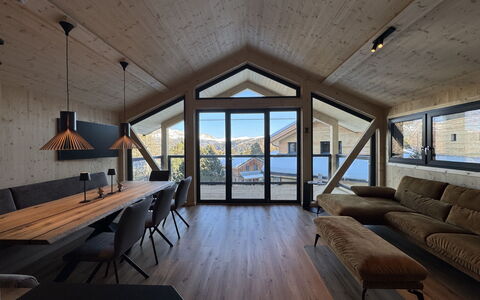 02 Nth052 18C Sup Chalet mit Sauna und Hot Tub 2 e: Haus, Strauch, Zuhause, Wohngebiet, Estate, Hütte, Hazienda, Garten, Schatten, Rasen