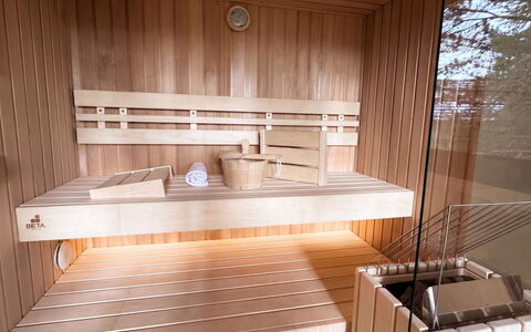 02 Nth052 18C Sup Chalet mit Sauna und Hot Tub 2 e: Gebäude, Haus, Fenster, Zuhause, Dach, Wohngebiet, Strauch, Hütte, Grundstueck