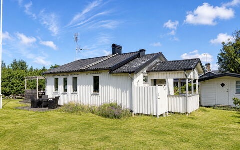 Havsdrömmen: Haus, Strauch, Zuhause, Wohngebiet, Estate, Hütte, Hazienda, Garten, Schatten, Rasen