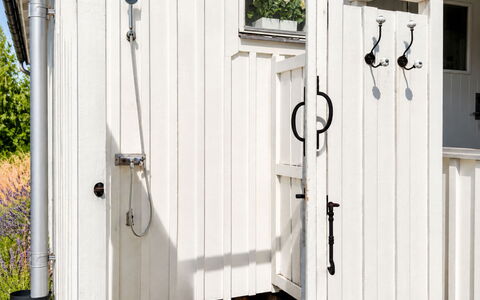 Havsdrömmen: Haus, Strauch, Zuhause, Wohngebiet, Estate, Hütte, Hazienda, Garten, Schatten, Rasen