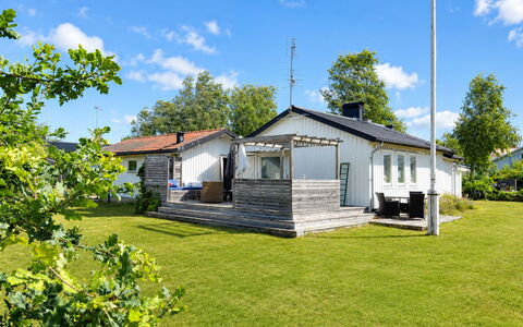 Havsdrömmen: Haus, Strauch, Zuhause, Wohngebiet, Estate, Hütte, Hazienda, Garten, Schatten, Rasen