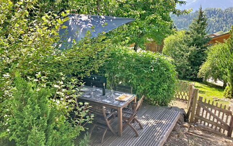 Chalet 1899: Strauch, Garten, Schatten, Regenschirm, Tisch Im Freien, Gartenmöbel, Frühling, Stuhl, Hinterhof, Garten