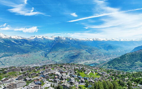 Prima 1084: Bergforms, Berg, Hügel, Gebirge, Landschaft, Hochland, Bergstation, Senke, Grat, Alpen