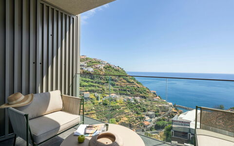 Azure Calheta: Schwimmbad, Balkon, Wohnung, Resort, Estate, Villa, Hotel, Hazienda, Ferienort, Hof