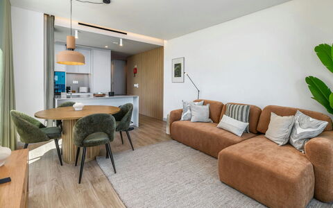 Azure Calheta: Schwimmbad, Balkon, Wohnung, Resort, Estate, Villa, Hotel, Hazienda, Ferienort, Hof