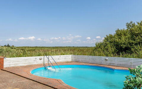Scarlet - 500M from the Sea: Blau, Schwimmbad, Verbundwerkstoff, Gartenmöbel, Resort, Schatten, Design, Eco Hotel, Water Feature, Hinterhof