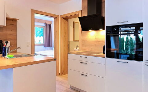 Auffach 602: Küchengerät, Flooring, Küche, Interior Design, Countertop, Möbel, Cabinetry, Holz, Major Appliance, Fussboden