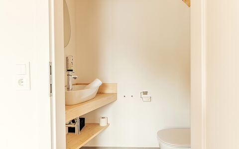 Niederwölz 602: Flooring, Wand, Interior Design, Fussboden, Holz, Armatur, Badezimmer, Decke, Installation, Zuhause