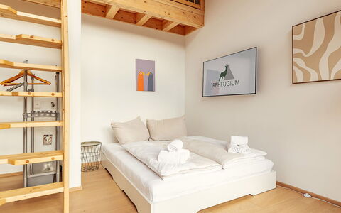 Niederwölz 604: Interior Design, Fussboden, Flooring, Möbel, Holz, Bett, Schlafzimmer, Zimmer, Decke, Holzboden