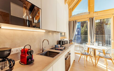 Niederwölz 605: Küche, Interior Design, Holz, Möbel, Countertop, Flooring, Decke, Küchengerät, Beleuchtung, Fussboden