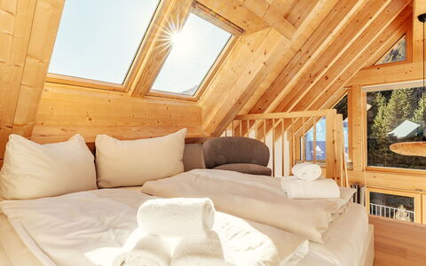 Niederwölz 605: Holz, Schlafzimmer, Möbel, Interior Design, Zuhause, Beleuchtung, Bett, Zimmer, Holzbeize, Hartholz