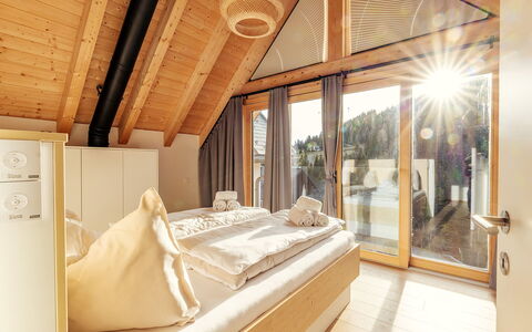 Niederwölz 606: Holz, Interior Design, Zuhause, Schlafzimmer, Decke, Holzbeize, Bett, Hartholz, Hotel, Bedding