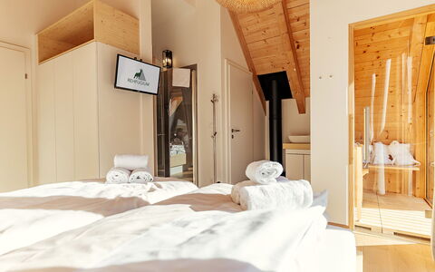 Niederwölz 609: Holz, Interior Design, Schlafzimmer, Zuhause, Fussboden, Möbel, Decke, Bett, Zimmer, Bedding