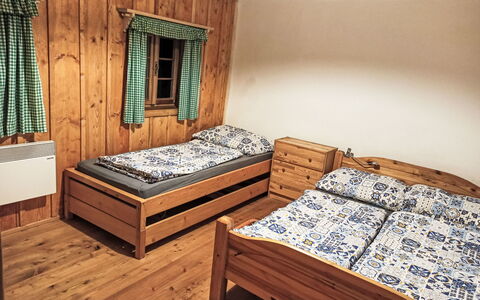 U Kazíků: Holz, Flooring, Fussboden, Schlafzimmer, Bett, Möbel, Interior Design, Etagenbett, Bettrahmen, Hartholz