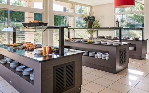 Barbaste 602: Countertop, Natural Foods, Hotel, Resort, Essen, Zimmerpflanze, Cabinetry